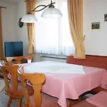 Haus Vierjahreszeiten Appartement *