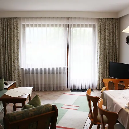 Haus Vierjahreszeiten Apartment *