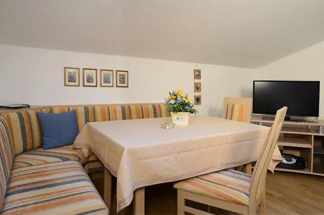 Haus Vierjahreszeiten Apartment *