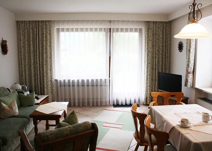 Haus Vierjahreszeiten Apartment *