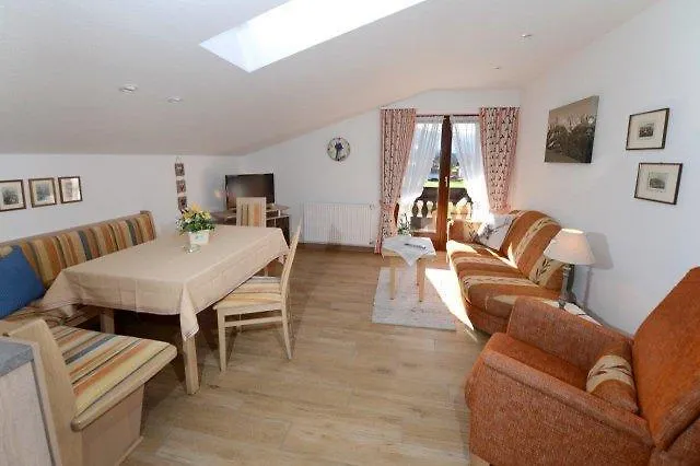 Haus Vierjahreszeiten Apartamento